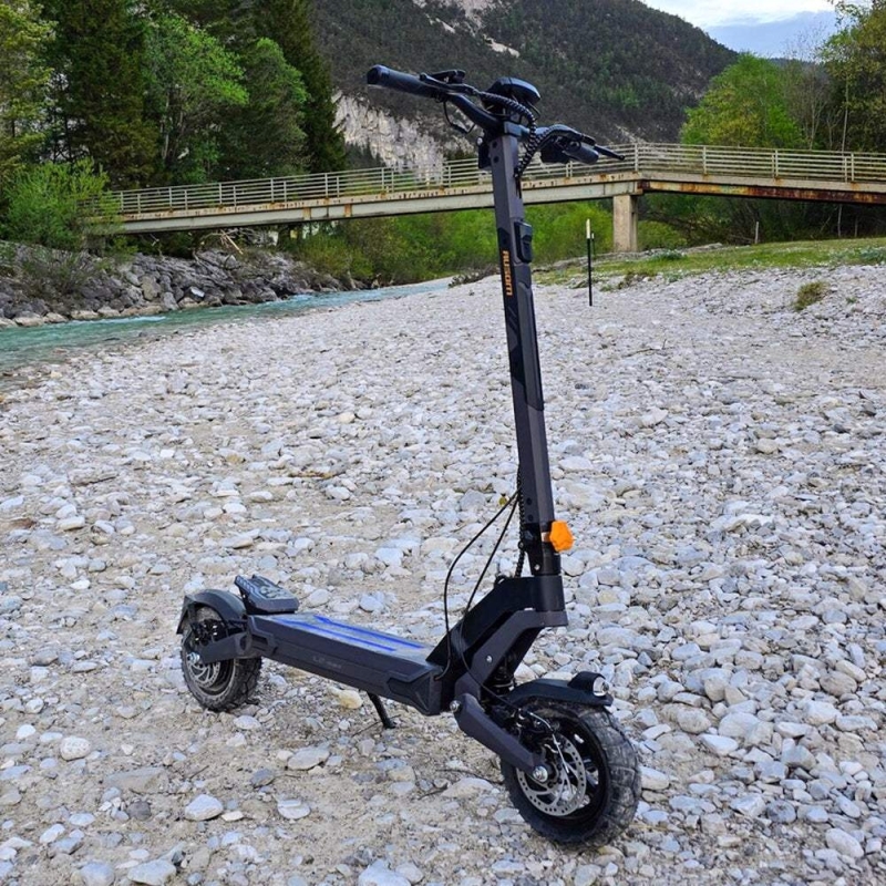 Ausom L1 City Pendler E-Scooter 15,6 Ah | 70km | Schwingarm-Federung